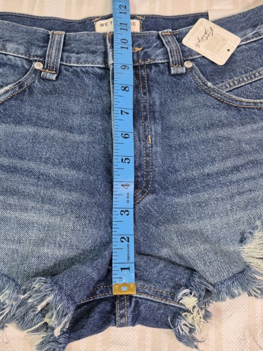 Free People Women's Shorts Size 27 Button Fly Distressed Fringe Raw Hem 68 - Picture 6 of 13